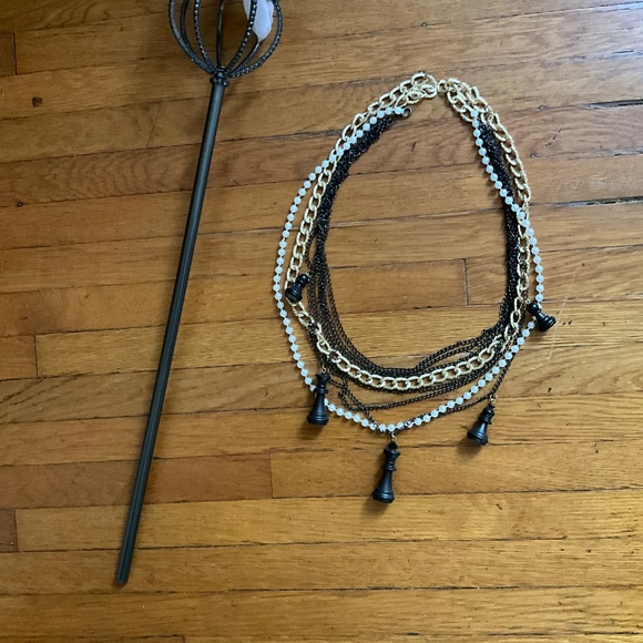 Chasing Fireflies (Wishcraft) Chess Queen Costume and Accessories Girls Size XL - Picture 3 of 3